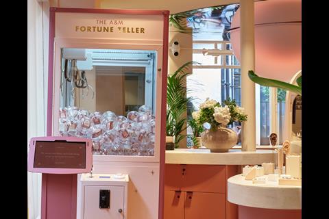 24-08-17_RyanWicks_AstridMiyu-CarnabySt_136 1